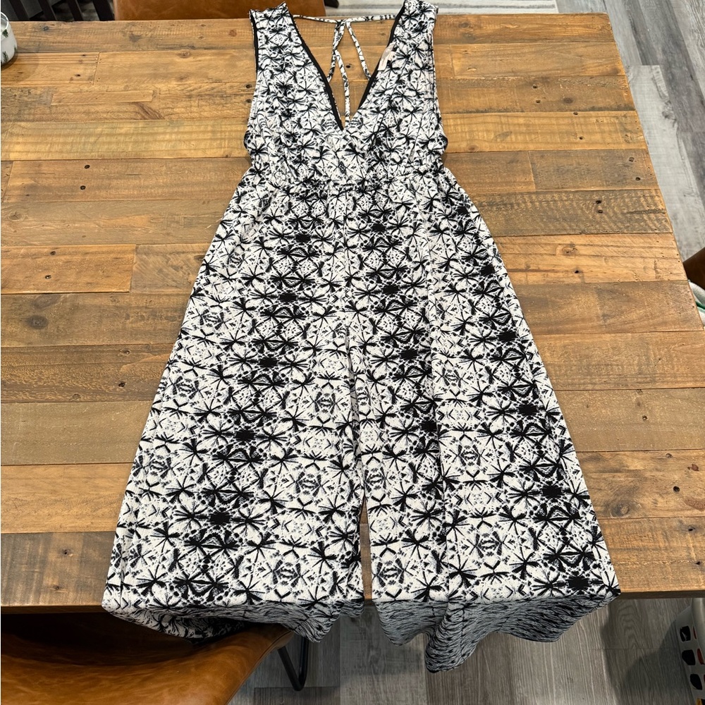 Navy and White Patterned Sleeveless Jumpsuit